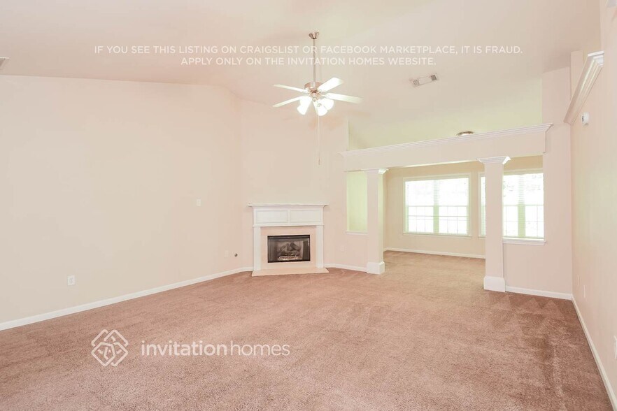 Building Photo - 1320 Martins Down Dr SE