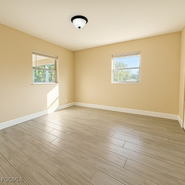 Building Photo - 5453 Eleventh Ave