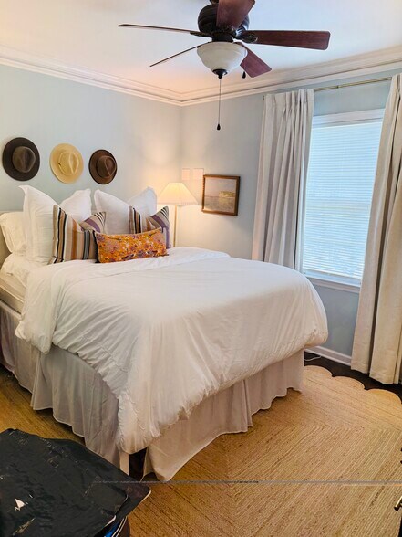 Building Photo - 286 Midvale Dr NE