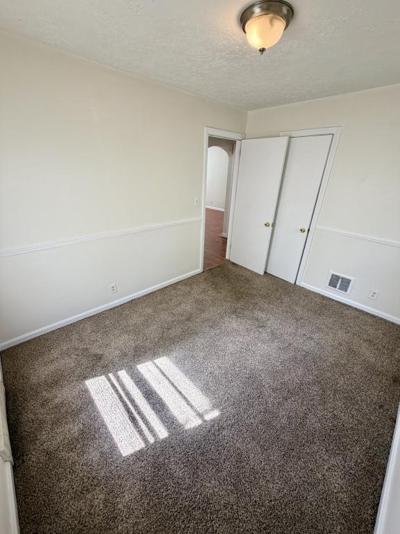 Building Photo - 26 Meadowbrook Ave