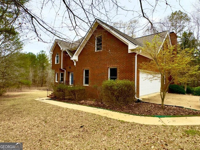 Building Photo - 219 Deerhill Dr