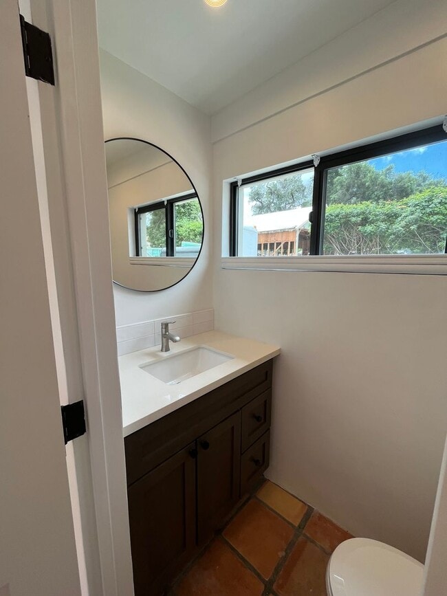 Building Photo - 260 N Alvarado St