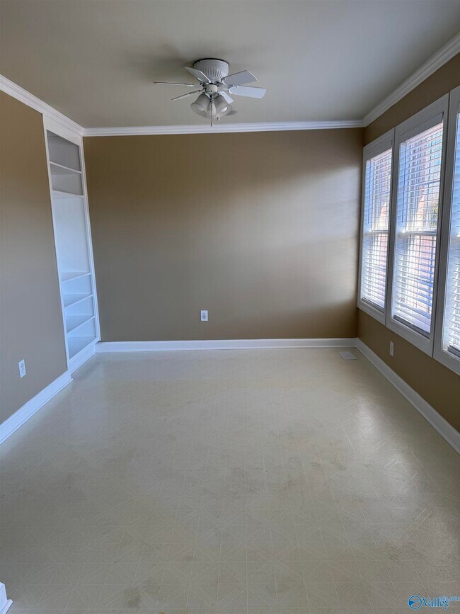 Building Photo - 101 Willowmere Cir