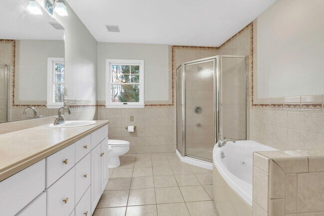 Building Photo - 8616 Chateau Dr