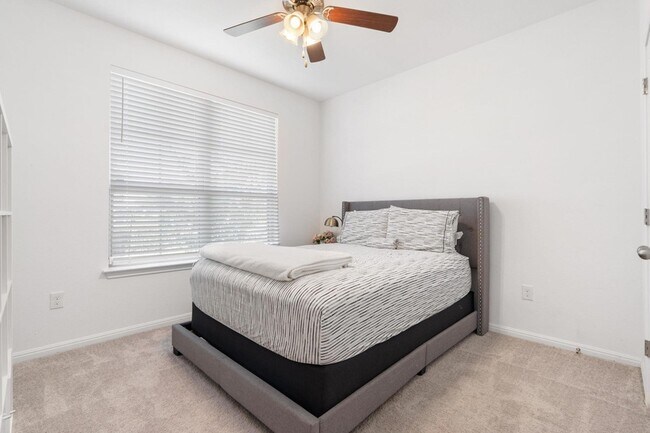 Building Photo - 232 Manassas Dr