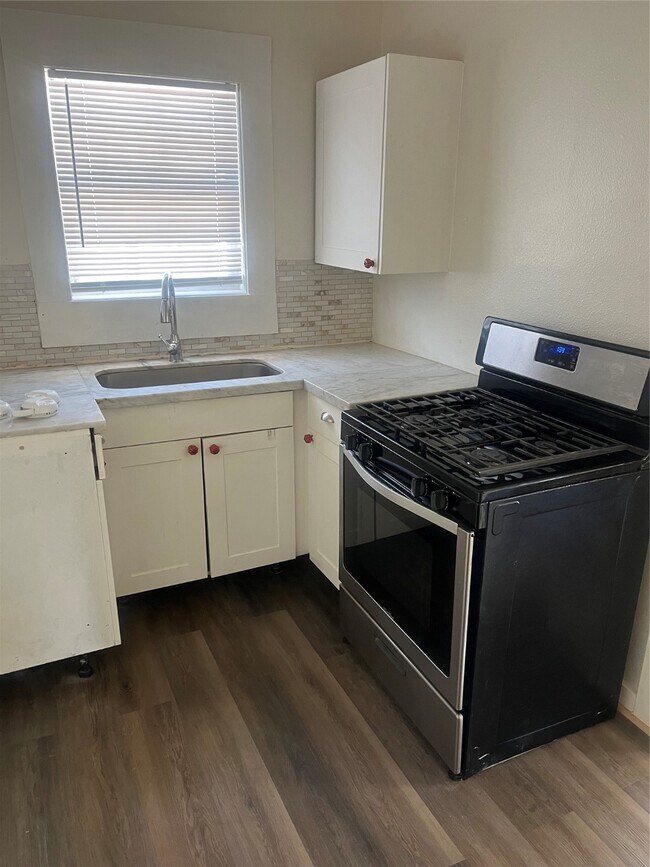 Building Photo - 3819 Menard St