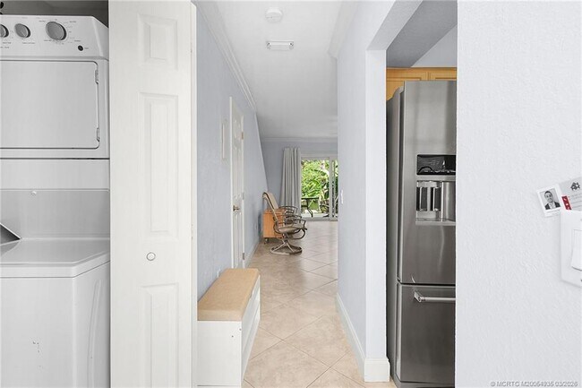 Building Photo - 3129 SE Indian St