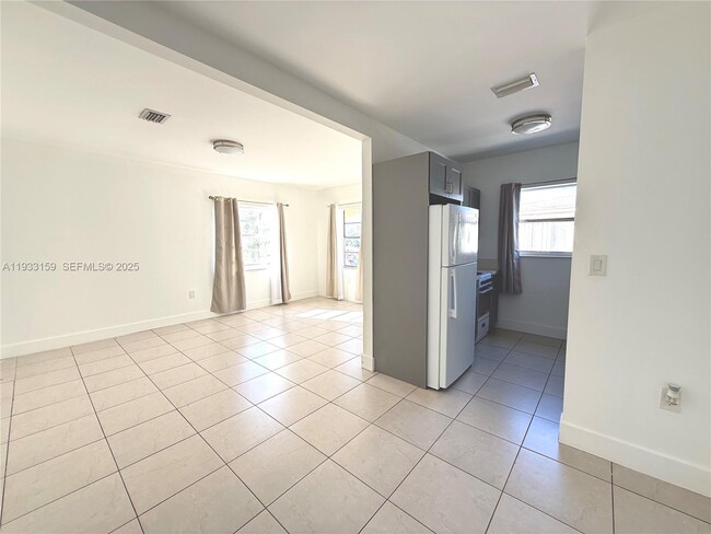 Building Photo - 2313 NW 14th St