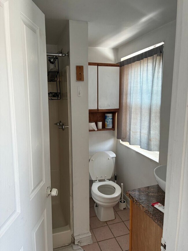 Building Photo - 3423 Ward St