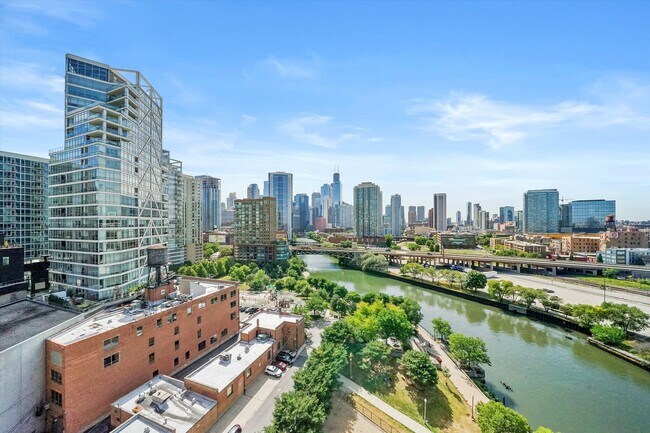 Building Photo - 700 N Larrabee St