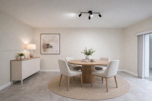 Building Photo - 323 NE 208th Terrace