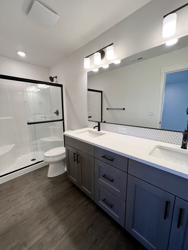 Building Photo - Petrosa 3 Bedroom Townhome