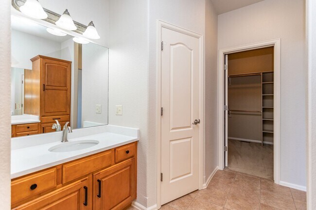 Building Photo - 8270 Regiment Ct