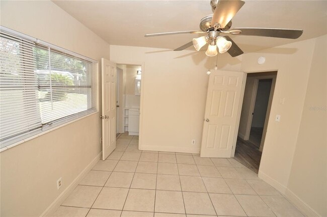 Building Photo - 1341 Ave S NW