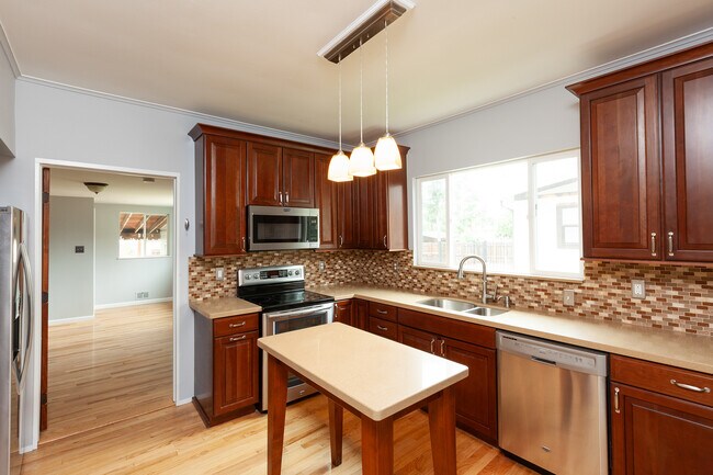 Building Photo - 4033 Meade St