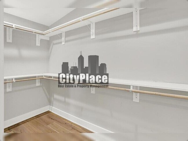 Building Photo - 2008 Yandes St