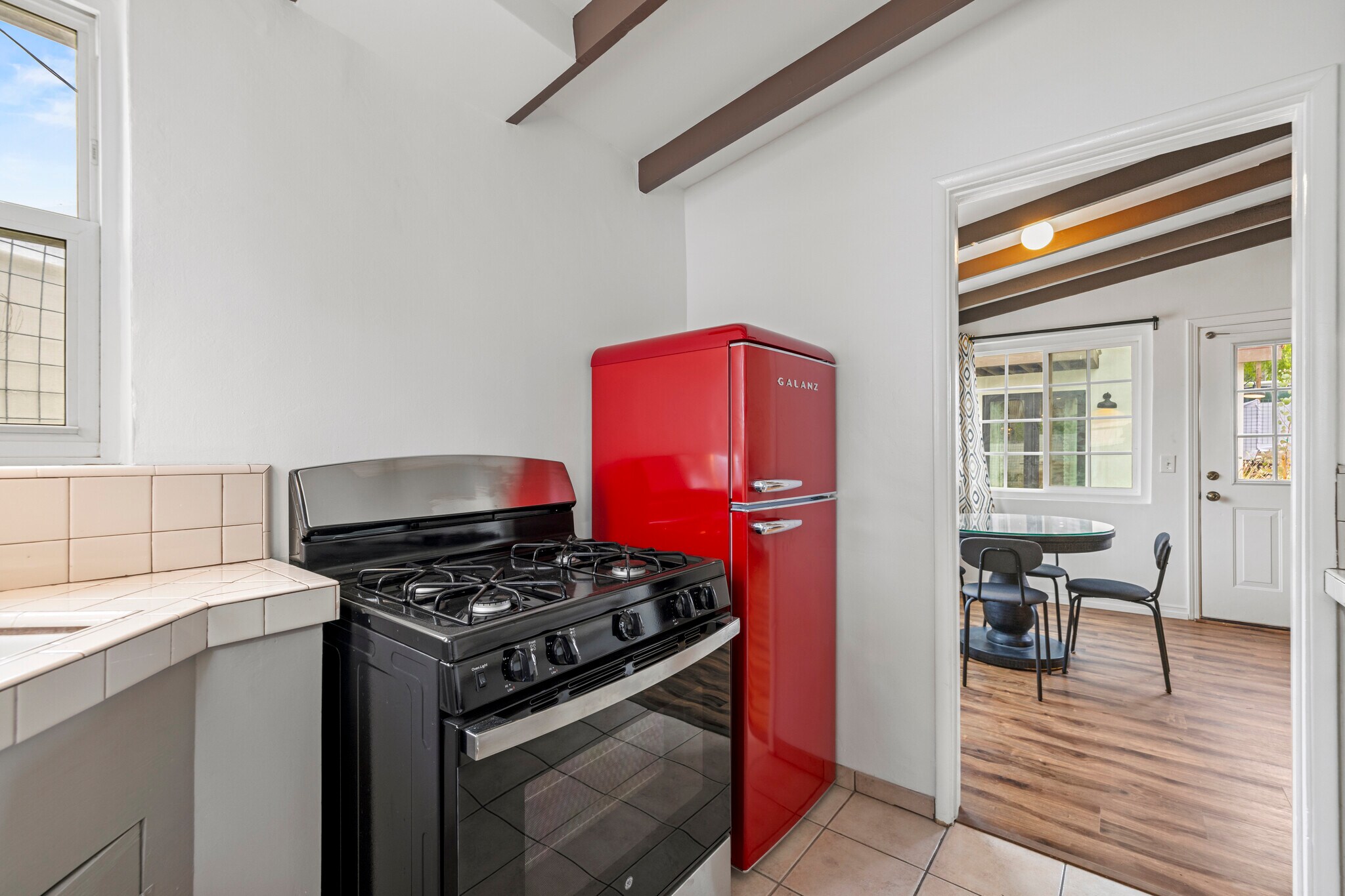 Building Photo - 1223 S Chavez St