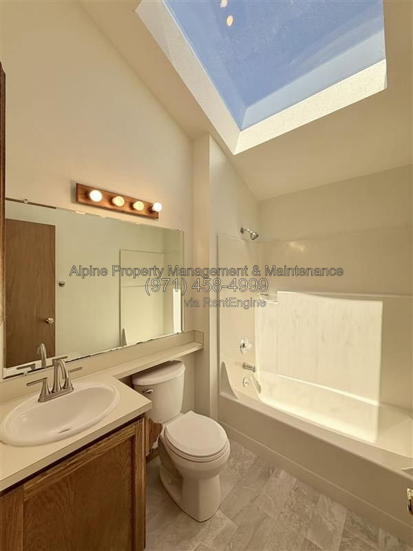 Building Photo - 7066 SW 156th Ave