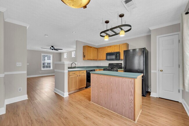 Building Photo - 225 Osmanthus Way