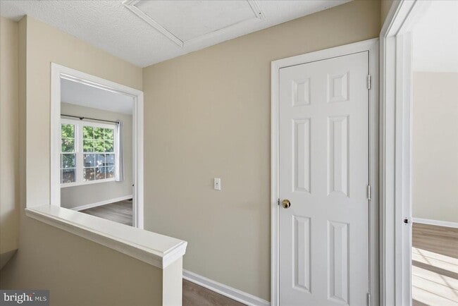 Building Photo - 6562 Old Carriage Ln