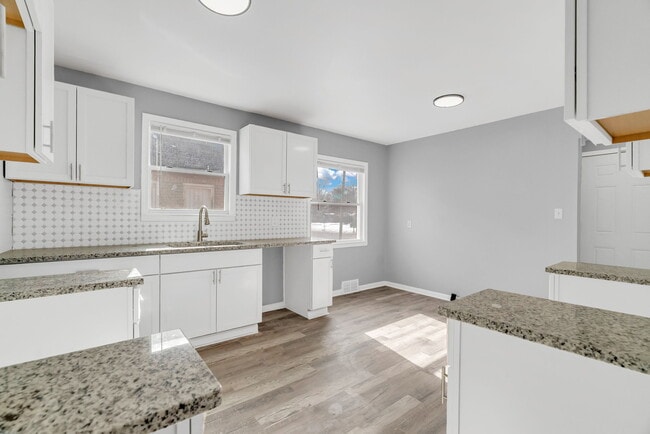 Building Photo - 4712 Cadieux Rd