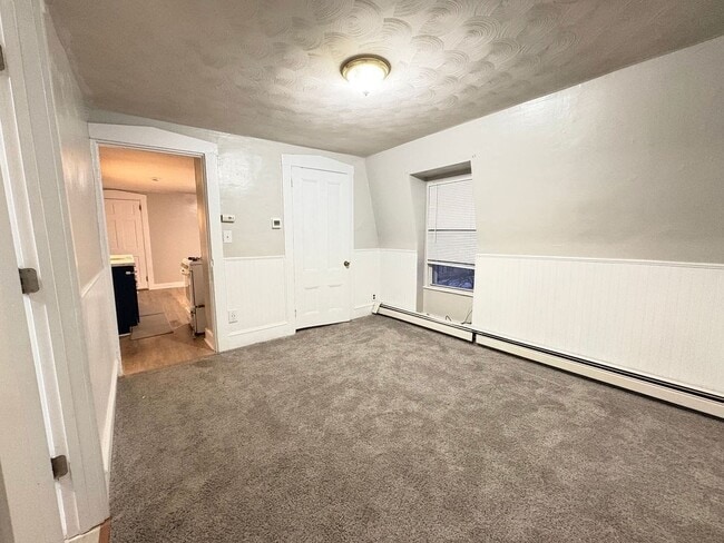 Building Photo - 72 Wales St