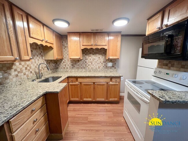 Building Photo - Stunning Spanish Villas Condo in Fort Walton Beach!