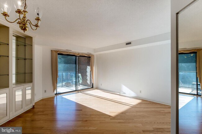Building Photo - 2100 Lee Hwy