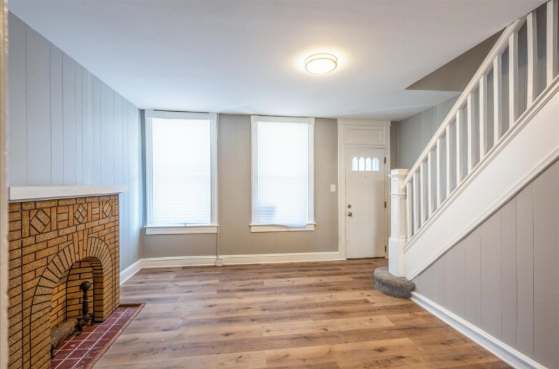 Building Photo - 30 N Abington Ave