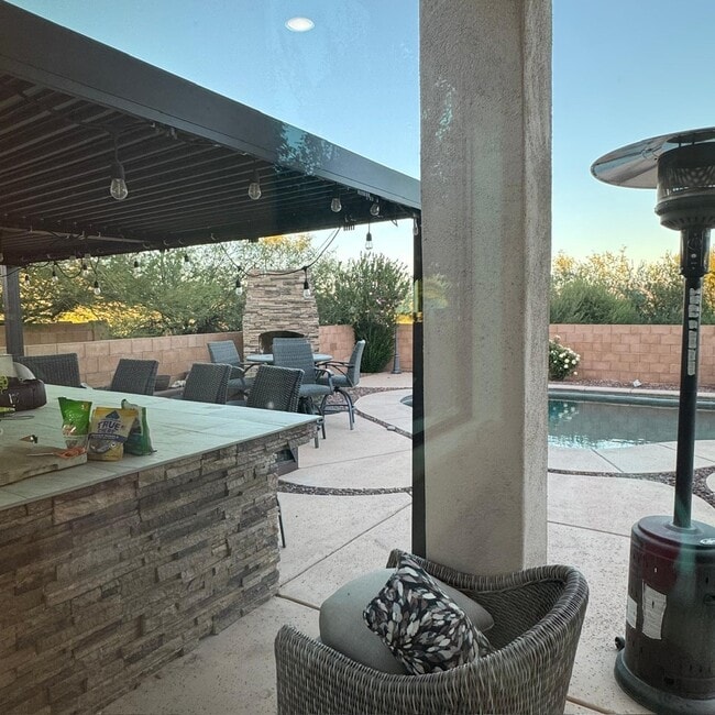 Building Photo - 1111 Vista De Los Alamos