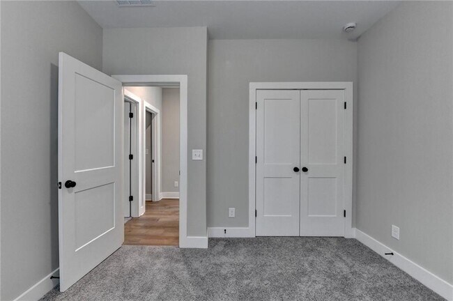 Building Photo - 106 Pinecone Pkwy