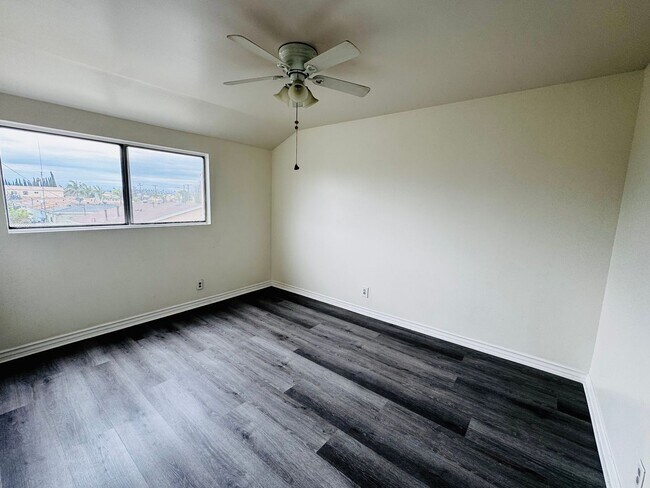 Building Photo - COMING SOON - 3 Bedroom 2 Bath Condo in Hawaiian Gardens