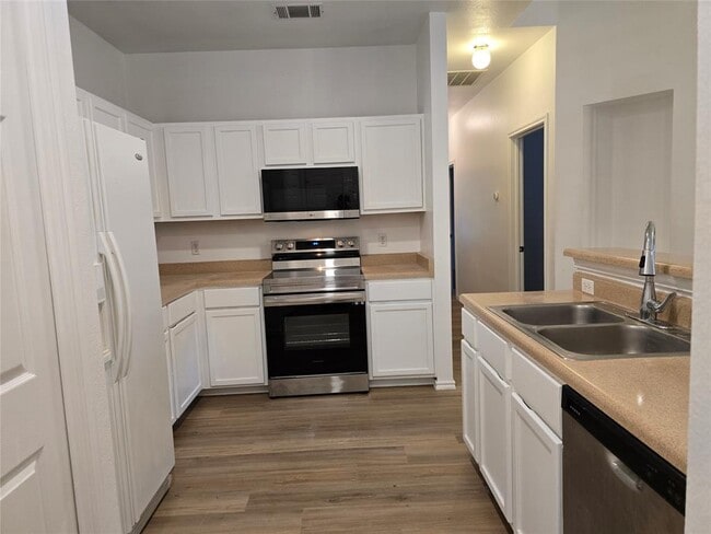 Building Photo - 8701 Weiser Dr