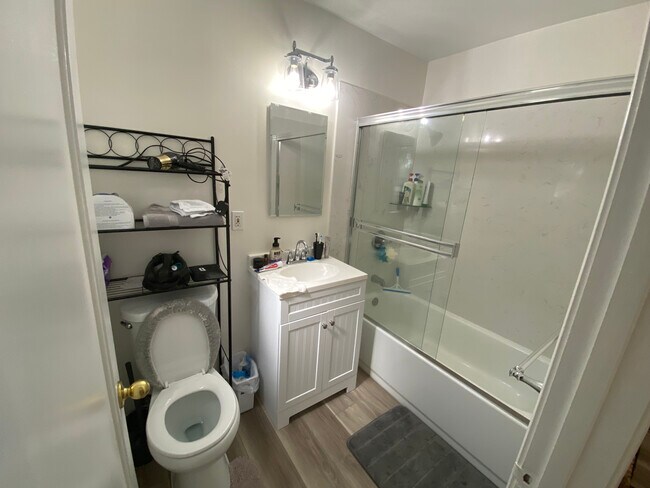Bathroom - 1909 55th St