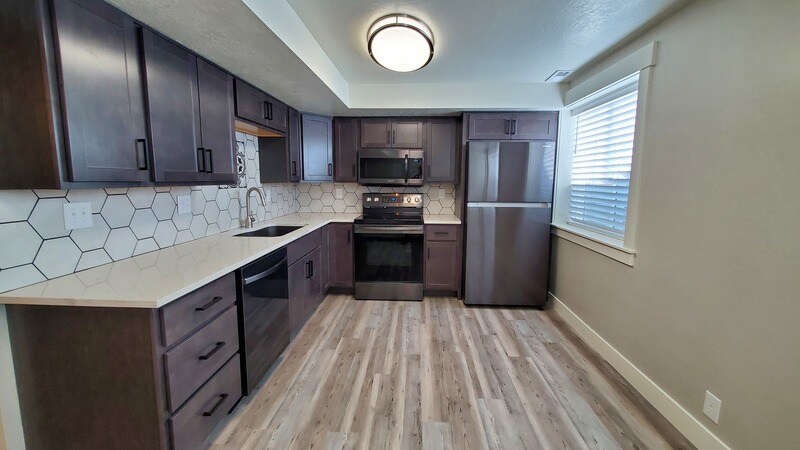 Kitchen - 1623 S 200 E