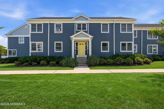 Building Photo - 304 Deal Lake Dr