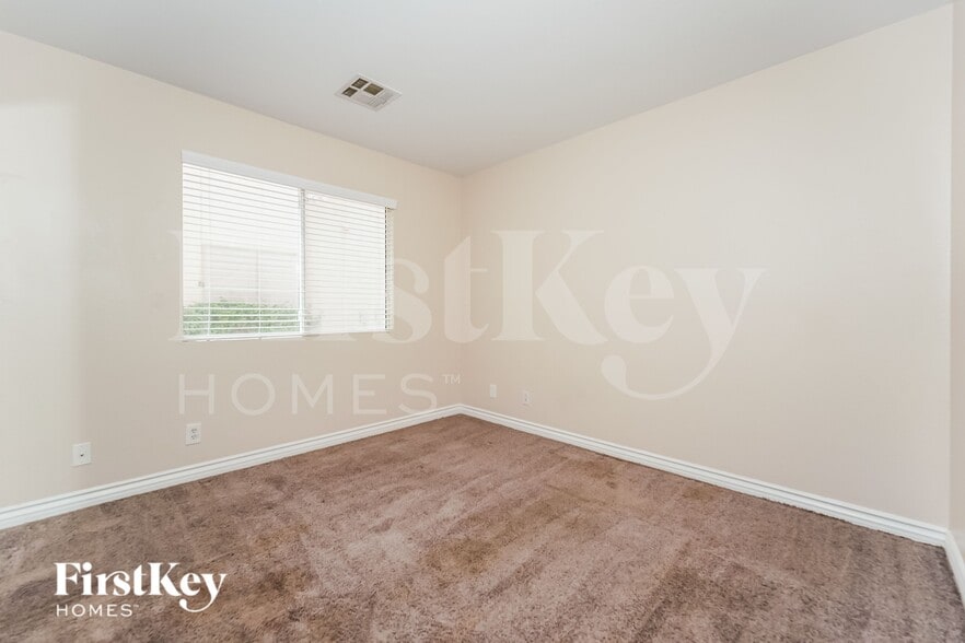 Building Photo - 6528 Feather Peak St