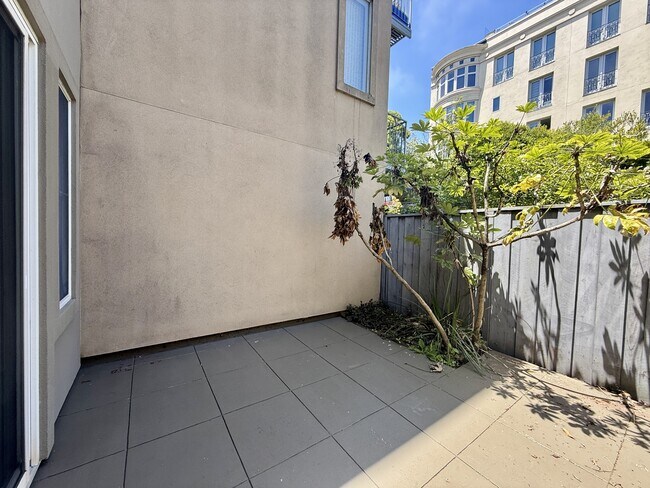 Building Photo - 3316 California St