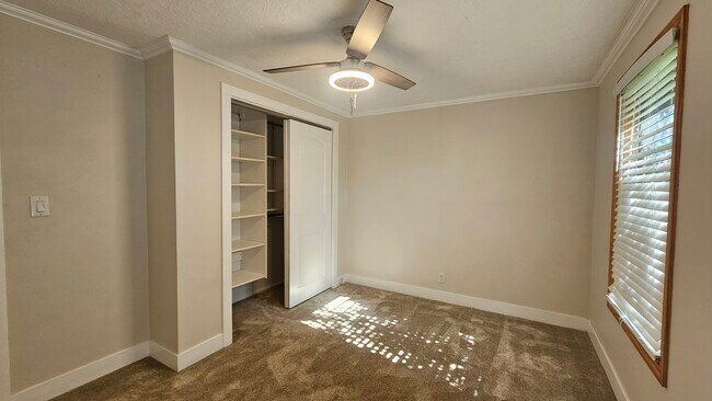 Building Photo - 10176 S 360 E