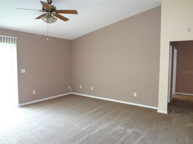 Building Photo - 6 Buffalo Grove Dr