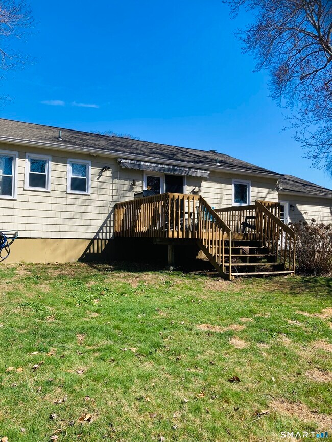 Building Photo - 16 Farview Ave