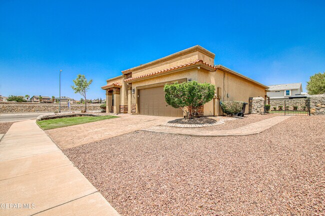 Building Photo - 13401 Emerald Pond Dr