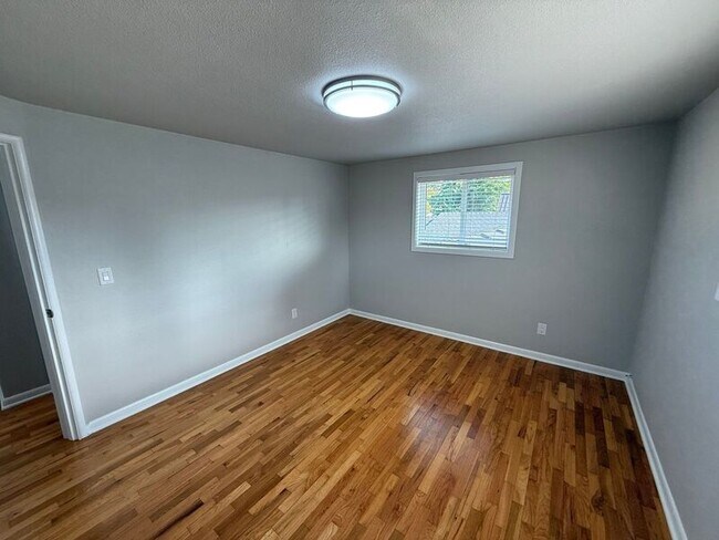 Building Photo - 1332 SW 8th Ave