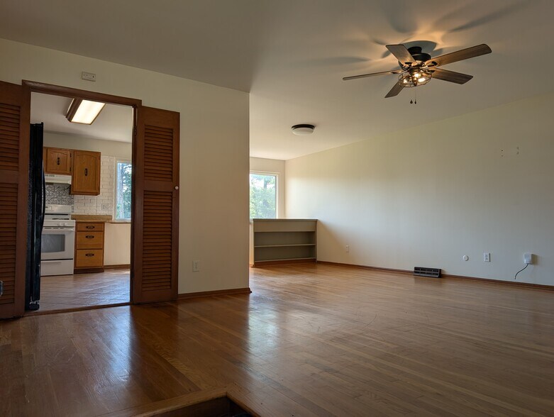 Living room and dining room - 3728 Capistrano way