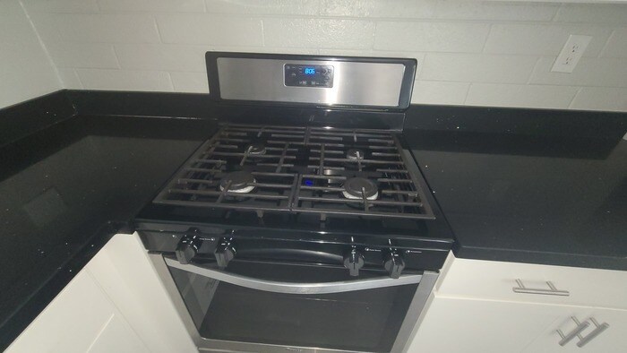 Building Photo - 5709 N 8th Pl