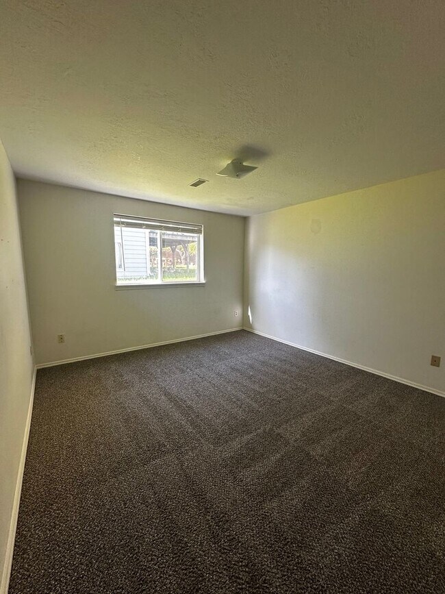 Building Photo - 43 N 25th Ave