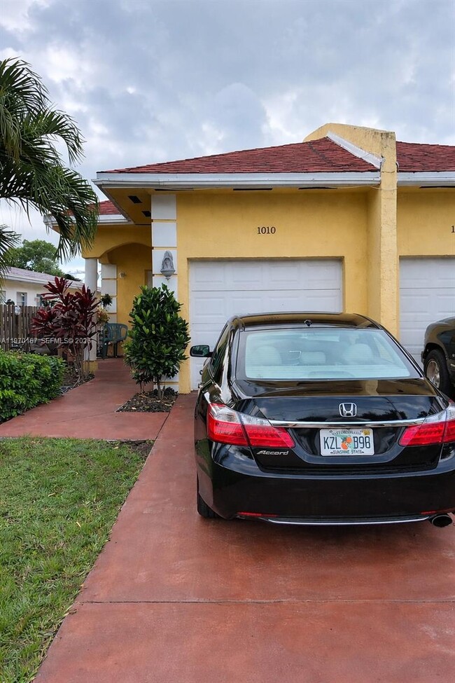 Building Photo - 1010 NW 2nd Ave