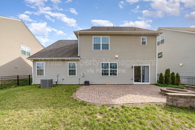Building Photo - 7922 Kelburn Ln
