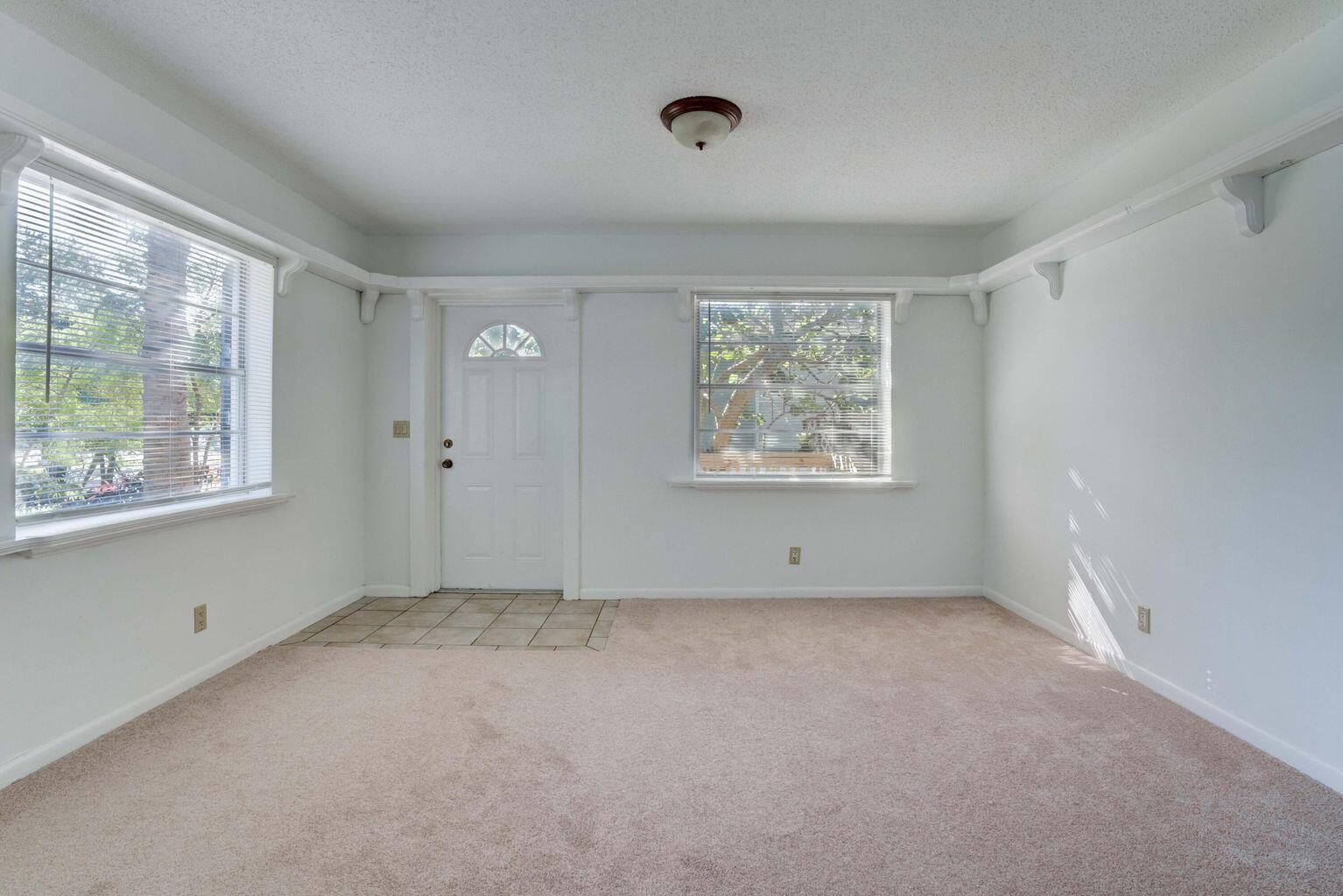 Building Photo - 700 N Hepburn Ave