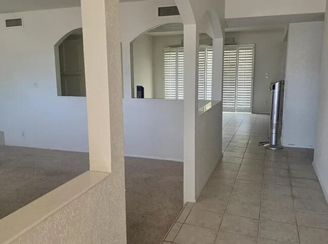 Building Photo - Spacious 4-Bedroom Home with Pool & RV Gate in Established Mesa Neighborhood